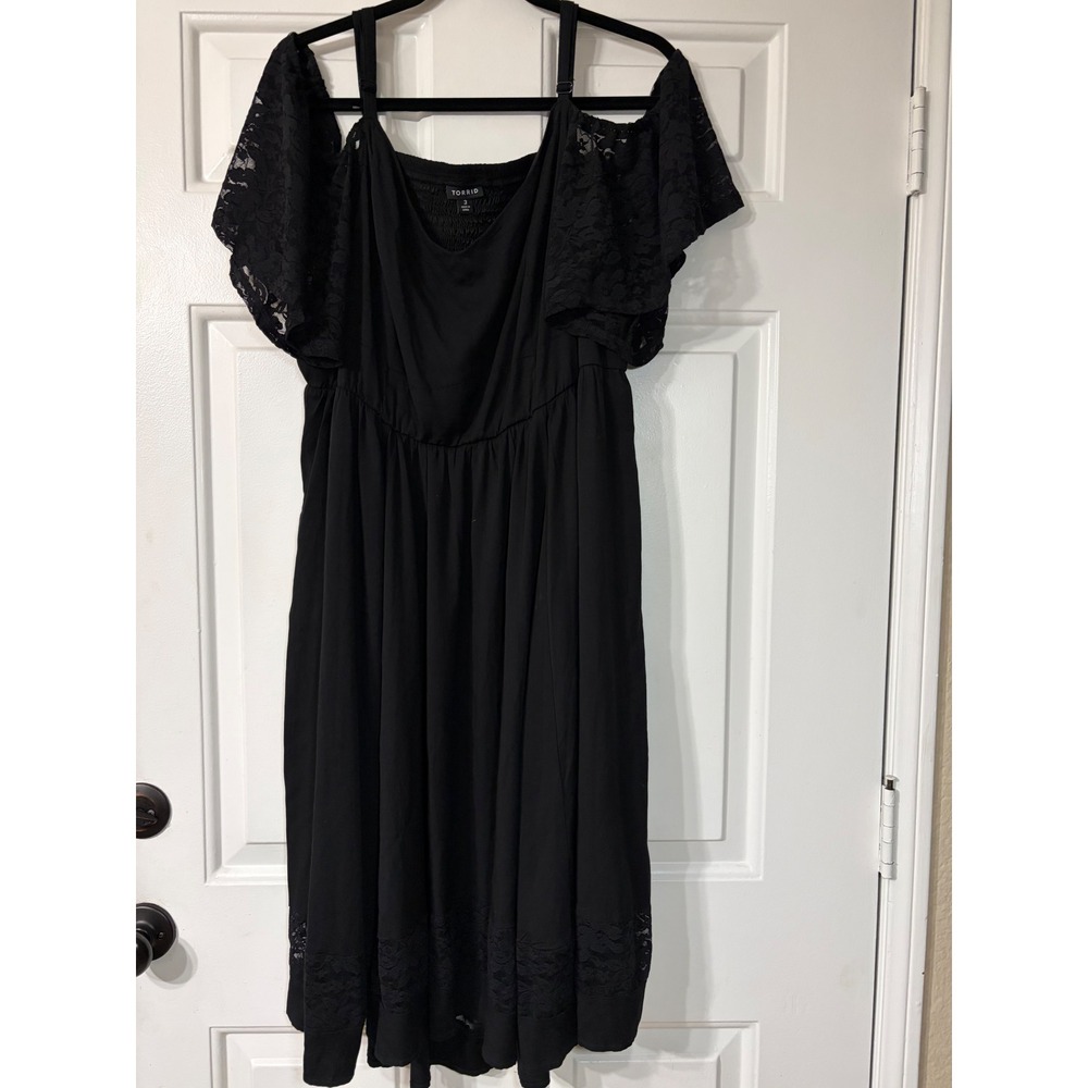 Torrid | Cold Shoulder Lace Trim Midi Dress | 3 || Black|